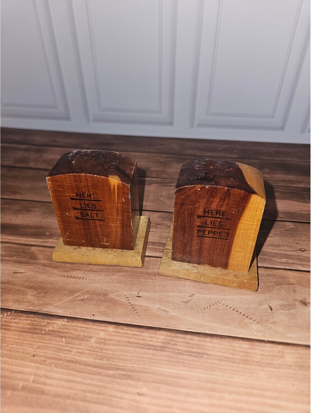 Salt and pepper shaker